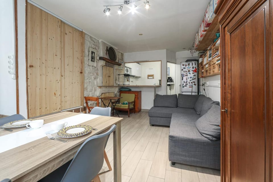 Appartement Ternaux - Welkeys Apartment in Paris