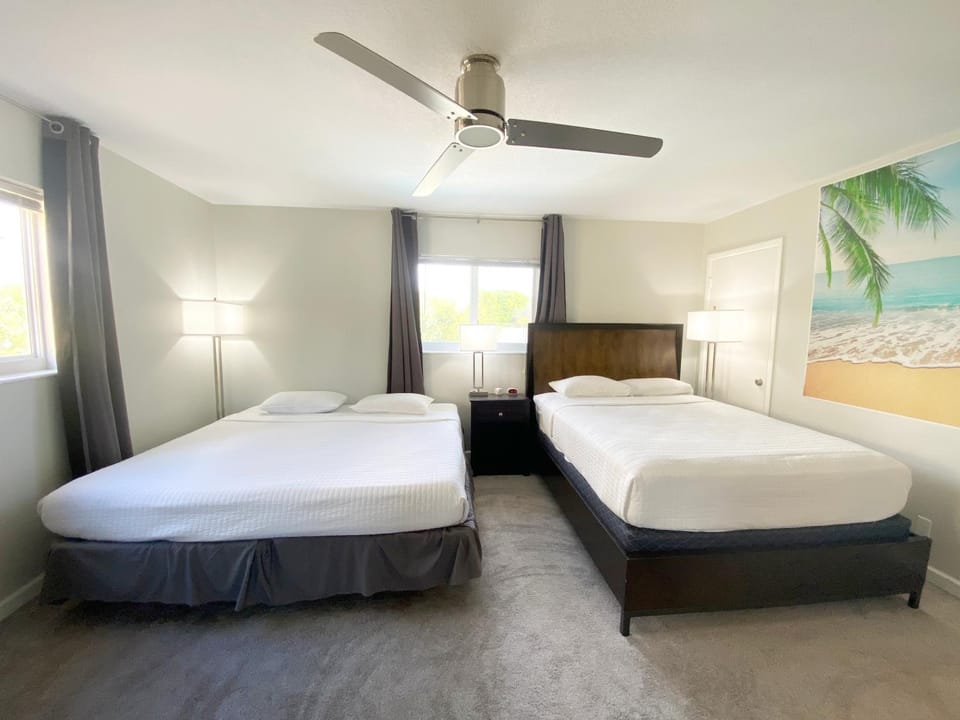 Tarpon Harbor 1 - Waterfront pool home near beach & downtown Las Olas Apartment in Fort Lauderdale