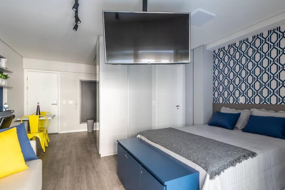 TV and multimedia, Photo of the whole room, Bedroom