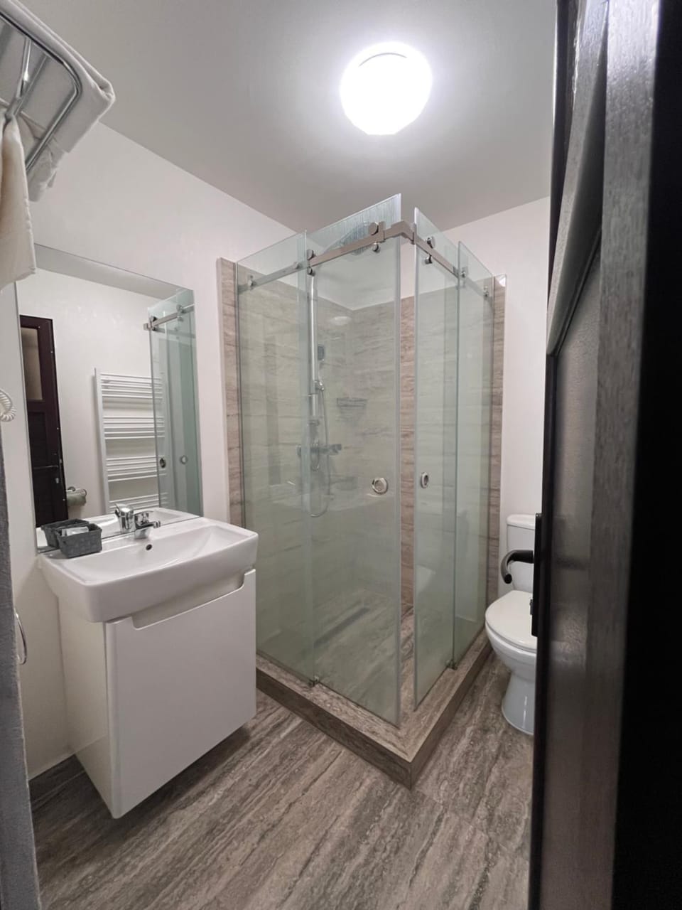Shower, Bathroom, towels, dryer