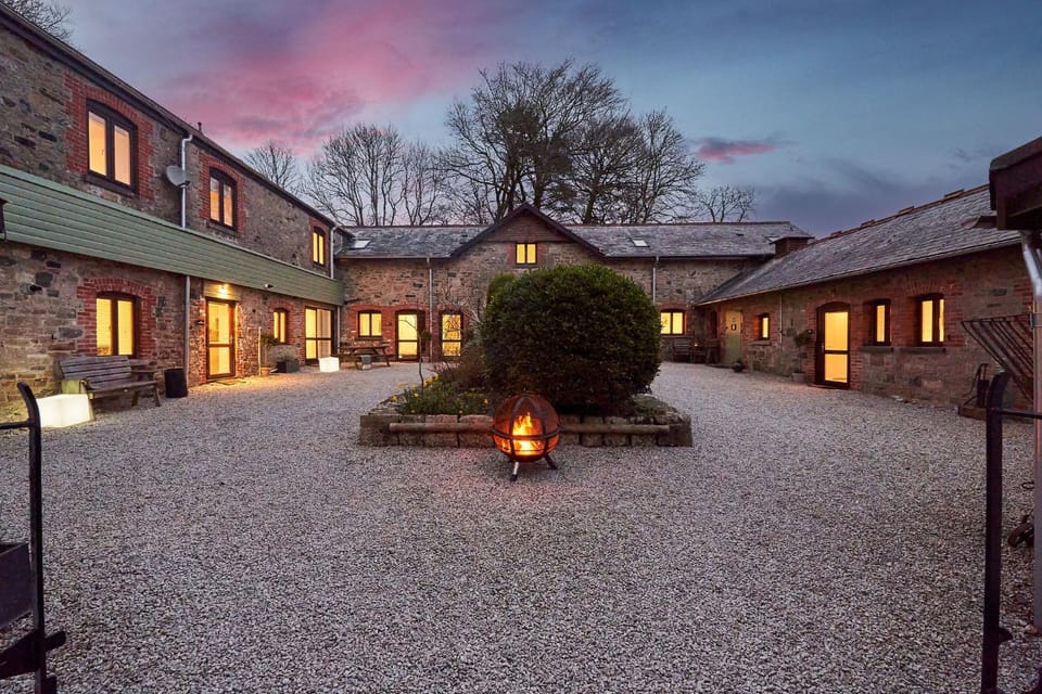 Property building, Inner courtyard view