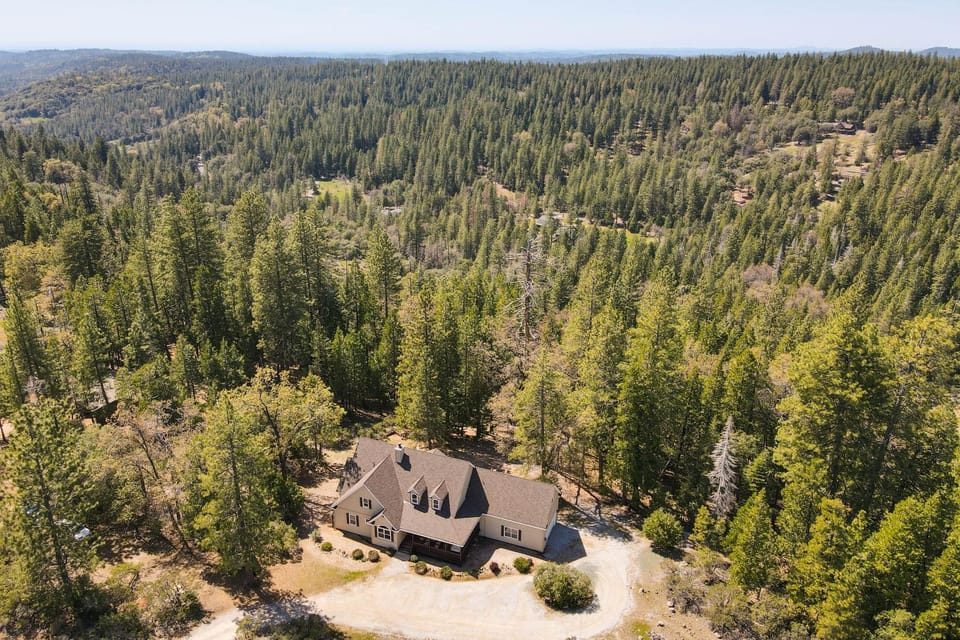 Furnished Decks & Grill: Peaceful Pioneer Home! House in Calaveras County