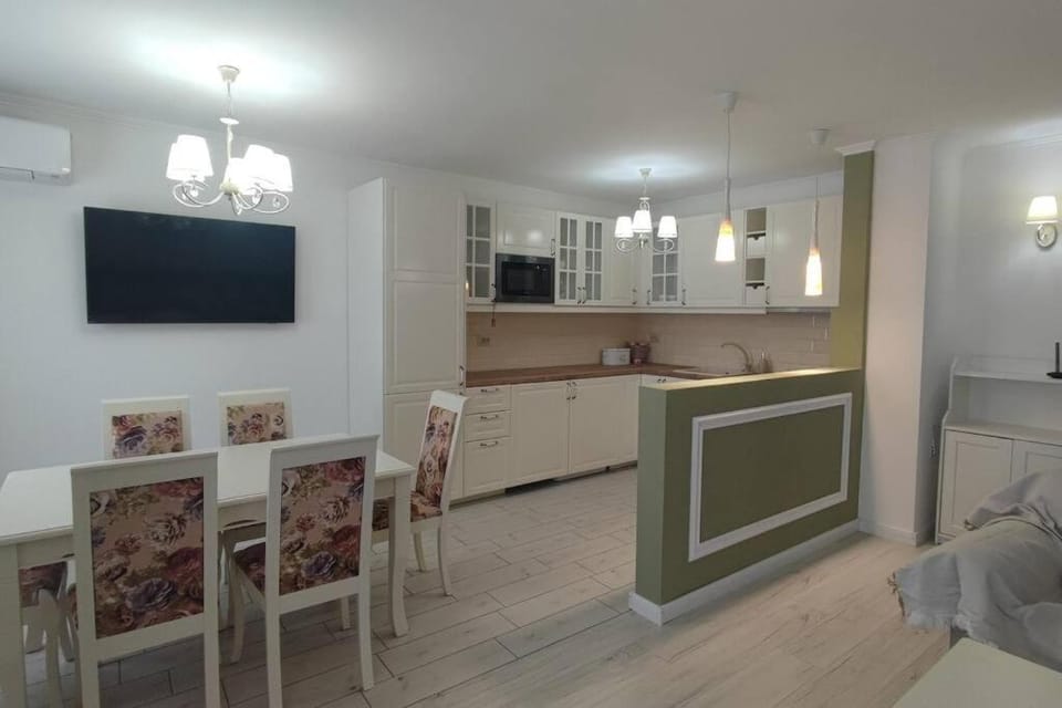 TV and multimedia, Kitchen or kitchenette, Dining area