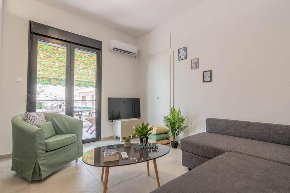 Garden of Eden in Koukaki Apartment in Athens