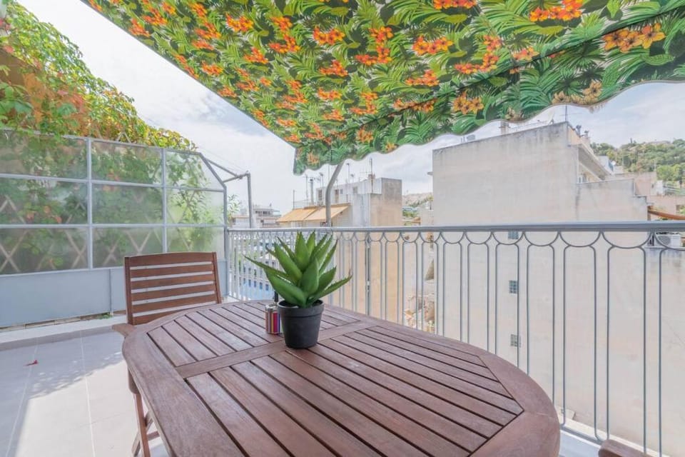 Garden of Eden in Koukaki Apartment in Athens