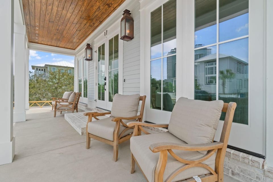 Battery 17 House in Orange Beach