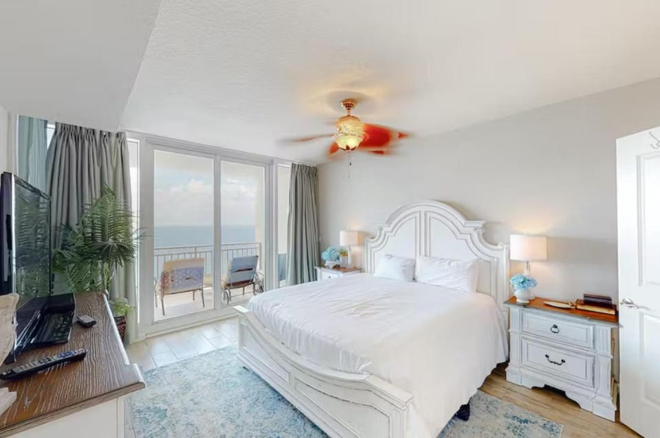 Colonnades 1601 House in Gulf Shores