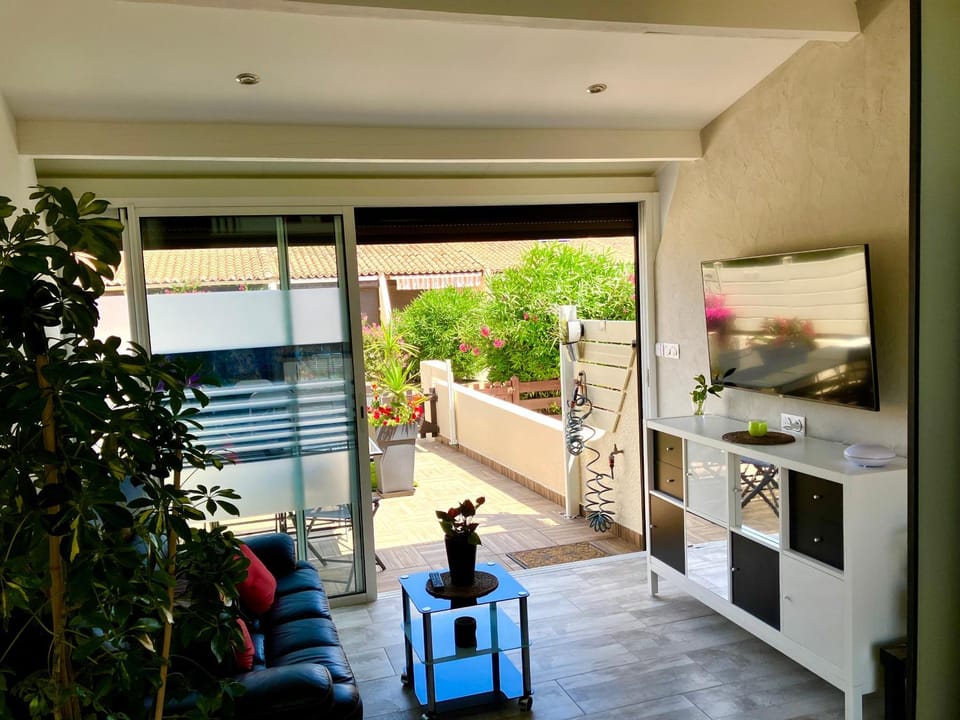 Naturiste Heliovillage Villa de Standing Villa in Agde