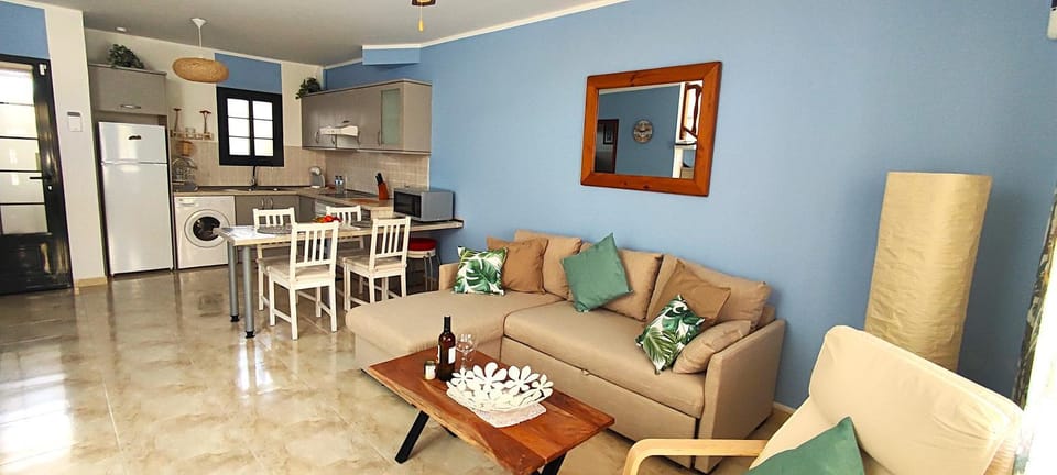 Living room, Dining area, kitchen