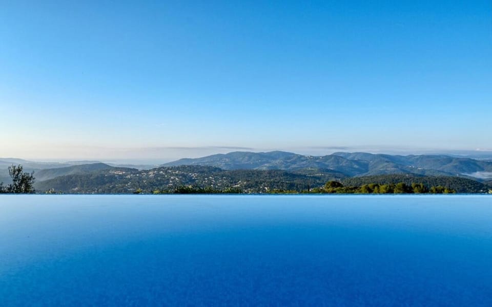 Mountain view, Pool view, Swimming pool