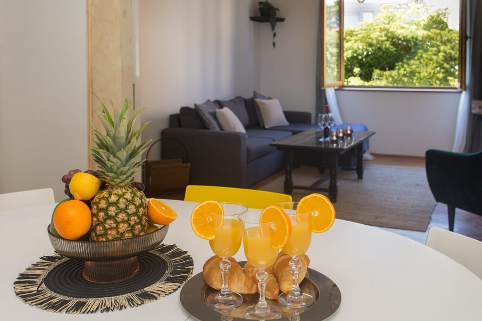 Living room, Decorative detail, Seating area, Dining area, Food