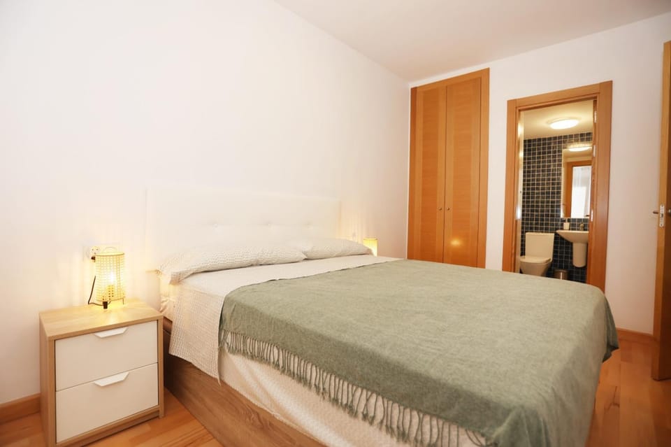 Bedroom, wardrobe