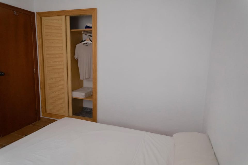 Bed, Photo of the whole room, Bedroom, wardrobe