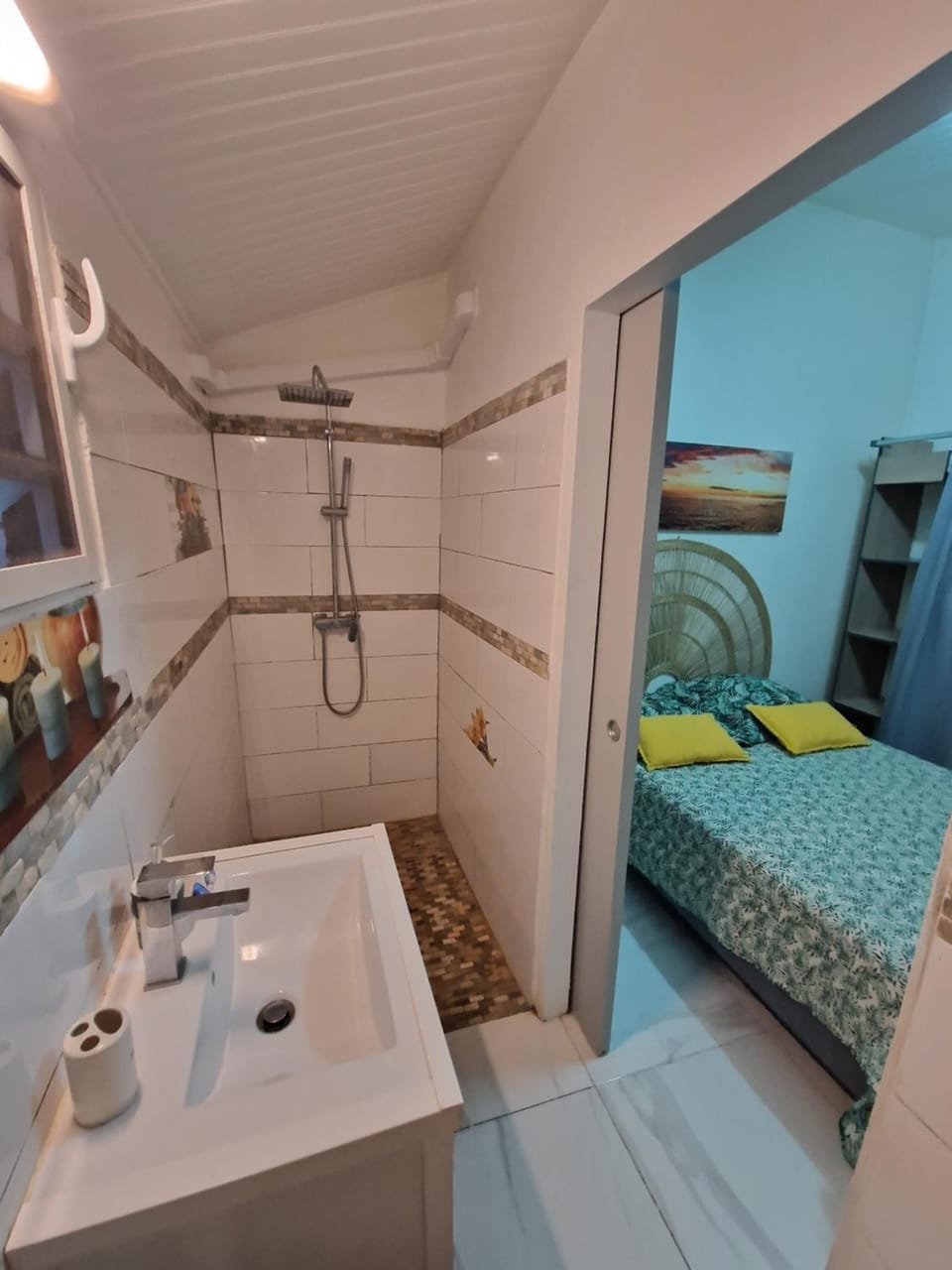Shower, Toilet, Bathroom, Bedroom, towels