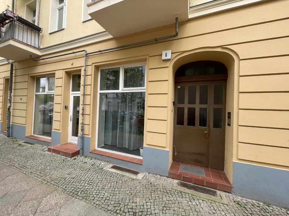 Property building, Facade/entrance