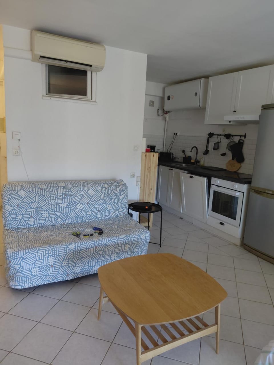 Grand Studio véranda et terrasse Apartment in Hyères