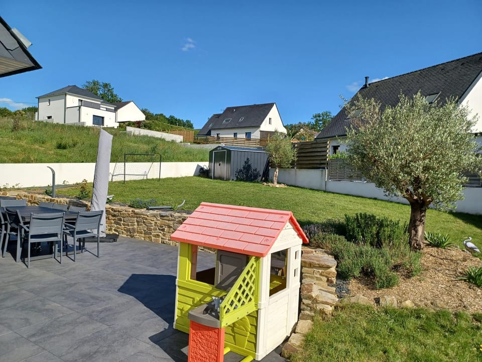 Maison piscine chauffée House in Brittany