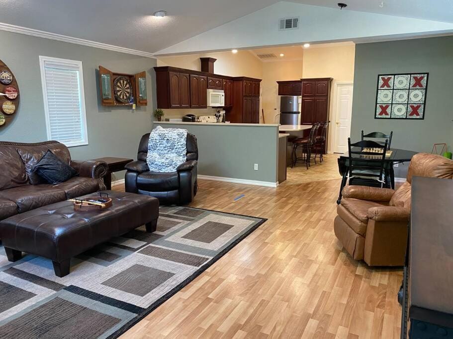Living room, Dining area
