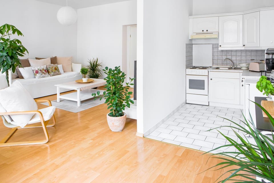 Kitchen or kitchenette, pet friendly, stove, toaster, kitchen