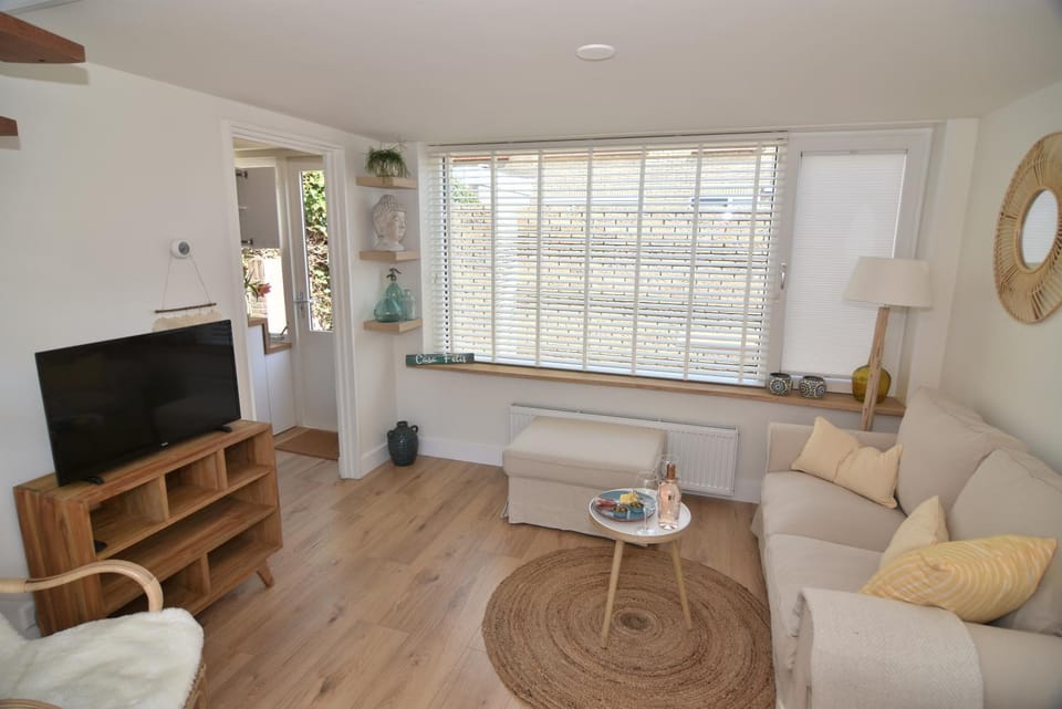 TV and multimedia, Seating area