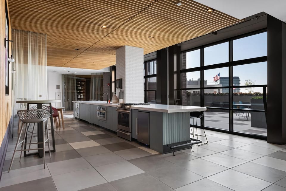 Communal kitchen, Internal: Not applicable to any particular room