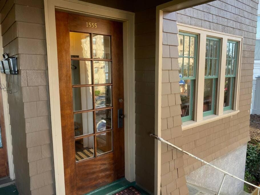 Historic Downtown Flat, # 1 Apartment in Astoria