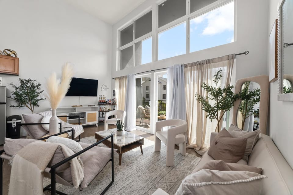 The Italian Retreat, Little Italy Apartment in San Diego