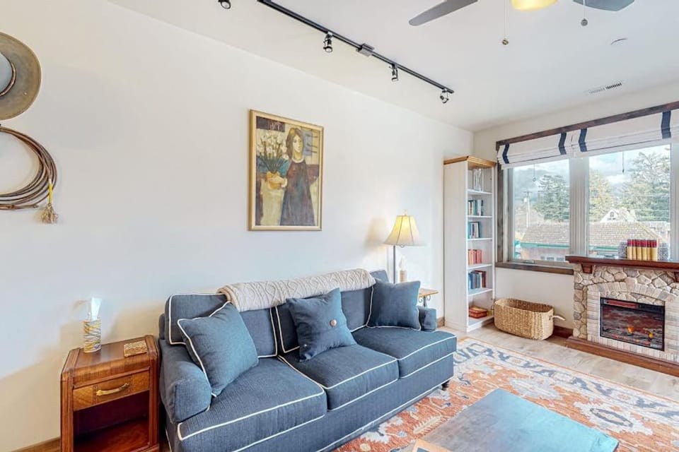 Sparkling Glacier - Suite 202 Apartment in Columbia Falls