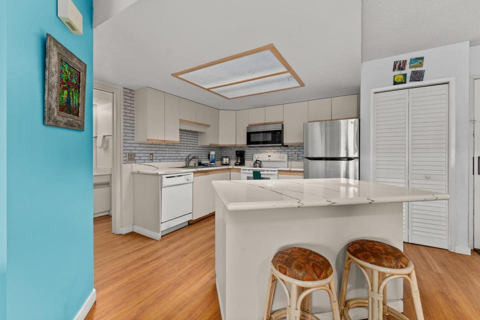 Spacious Condo Across the Street from Maui's Best Beaches MBG304 House in Wailea