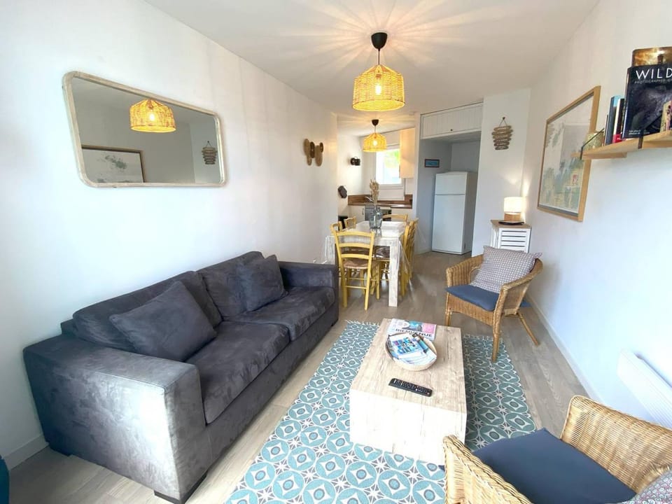 Appartement à Perros-Guirec avec Balcon Vue Mer et WIFI - FR-1-368-387 Apartment in Perros-Guirec