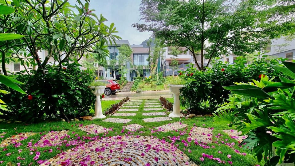 Facade/entrance, Garden