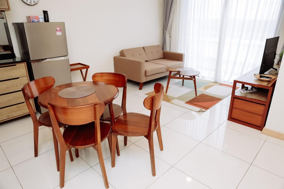TV and multimedia, Living room, Seating area, Dining area, Evening entertainment