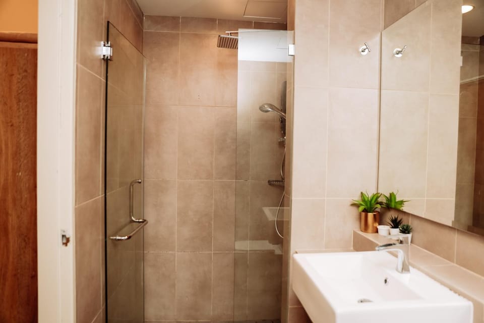 Shower, Bathroom, towels