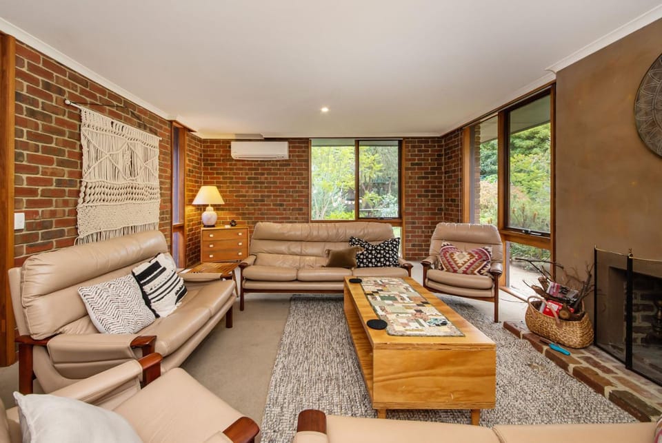 Living room, flat iron, air conditioner