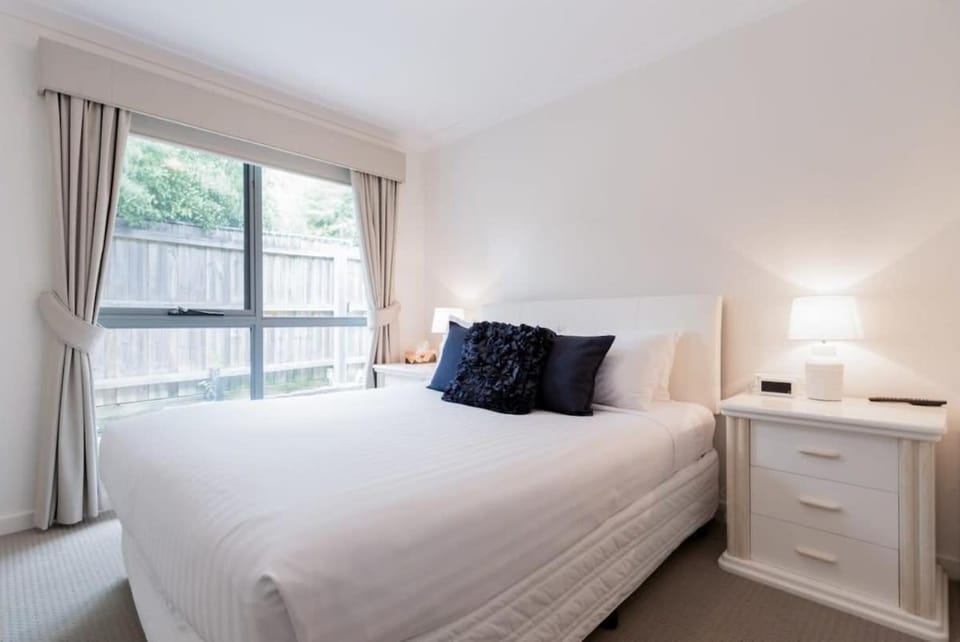 Comfortable Home 10 Minutes from Town - Wifi and Garage House in Tasmania