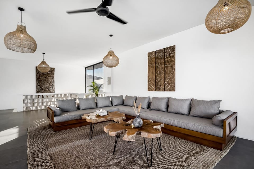 Living room, Seating area, internet, internet