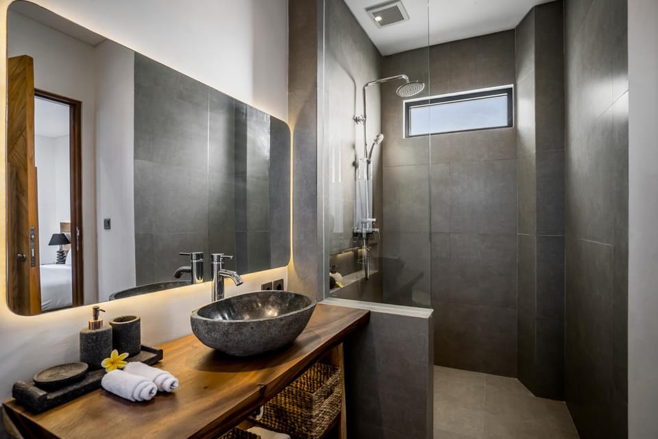 Shower, Bathroom, towels