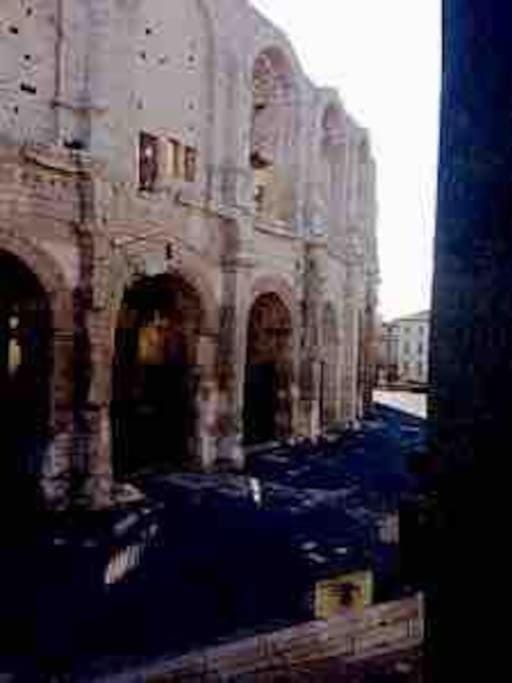 Appartement face aux Arènes Apartment in Arles