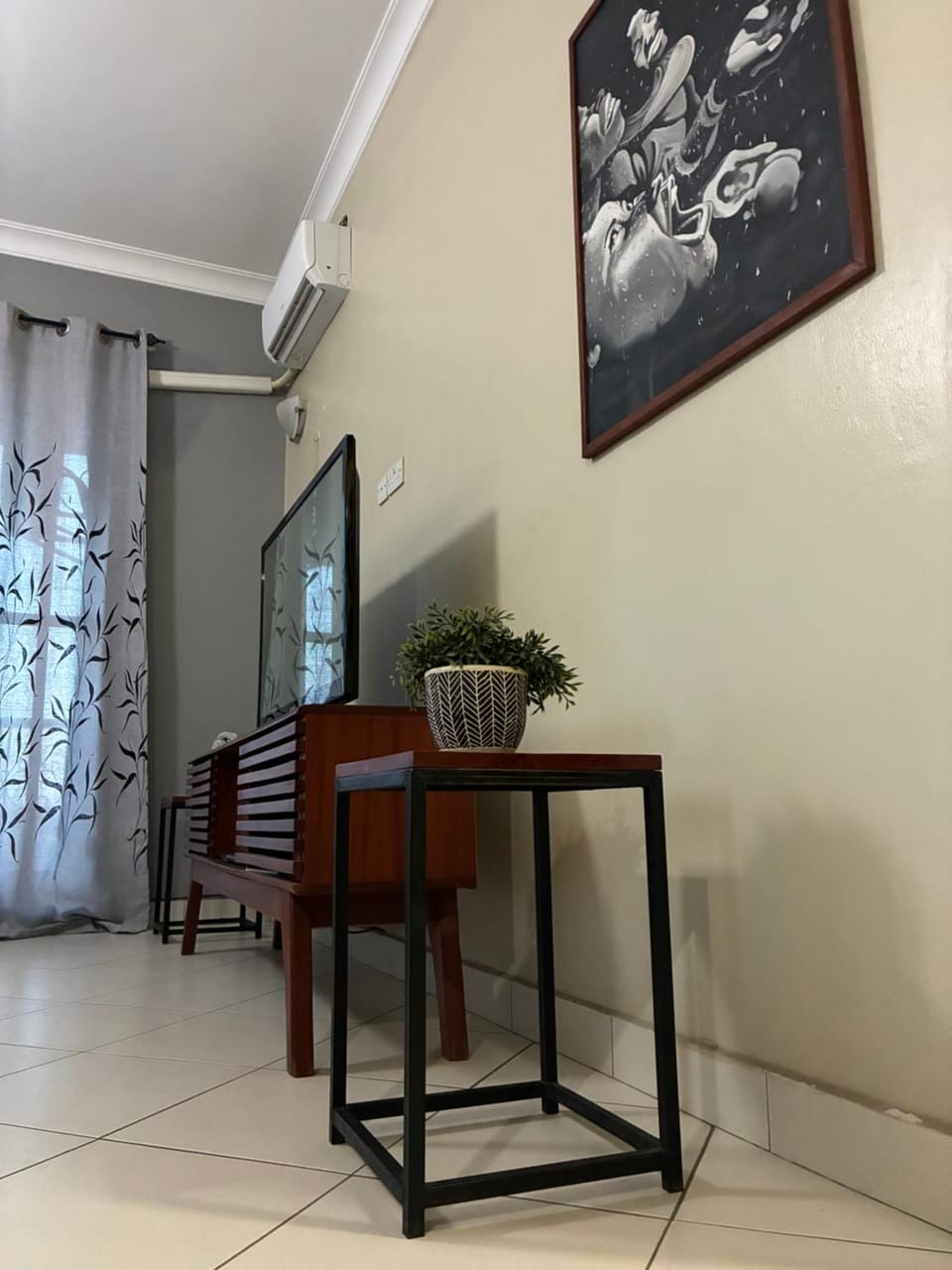 TV and multimedia, Seating area