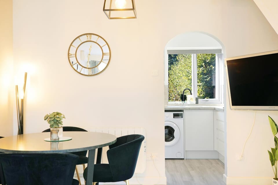 TV and multimedia, Dining area