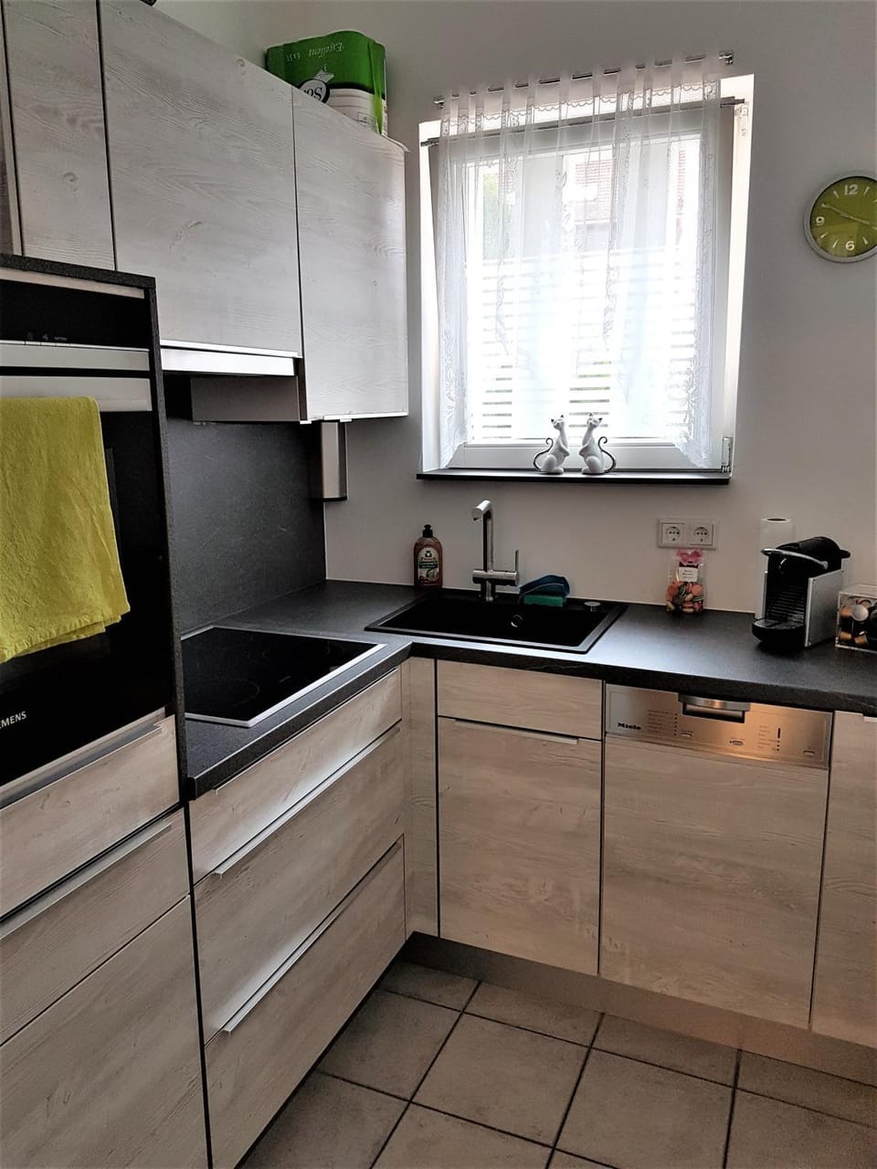 Kitchen or kitchenette, pet friendly, stove