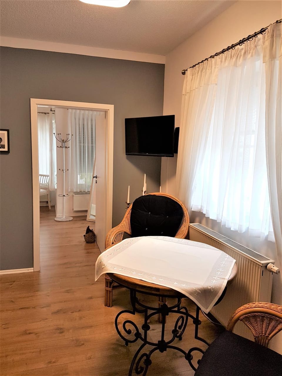 TV and multimedia, Living room, Seating area
