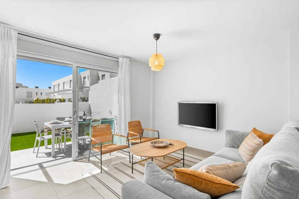 TV and multimedia, Balcony/Terrace, Living room