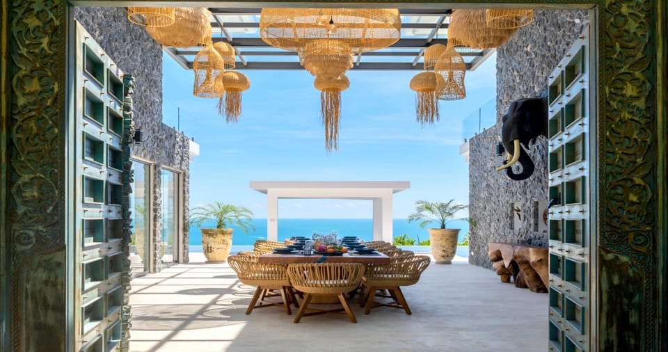 Facade/entrance, Dining area