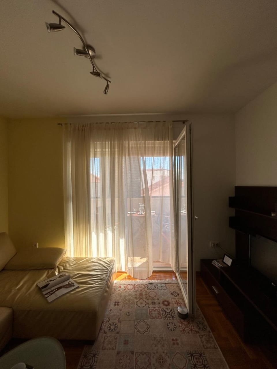 TV and multimedia, Seating area