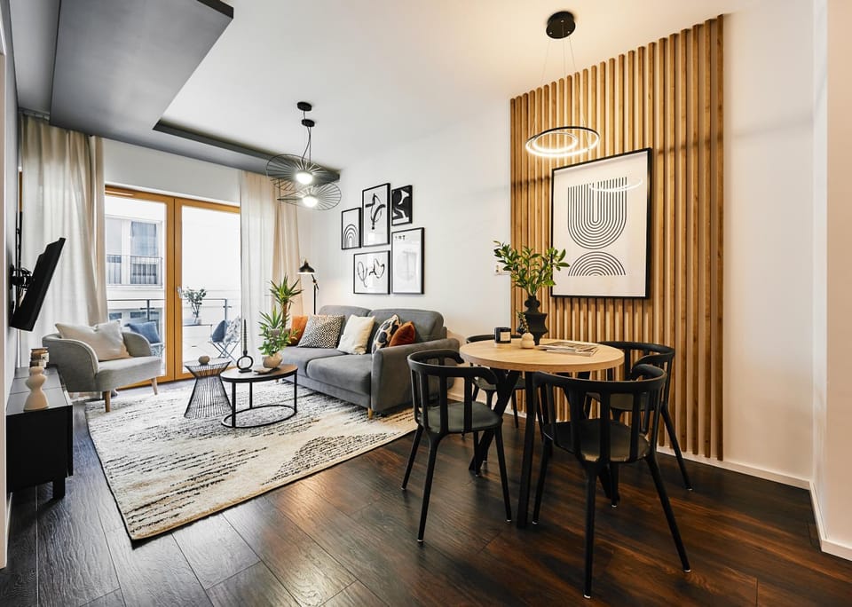 TV and multimedia, Living room, Seating area, Dining area