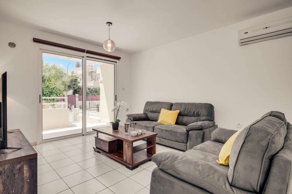 TV and multimedia, Living room, air conditioner