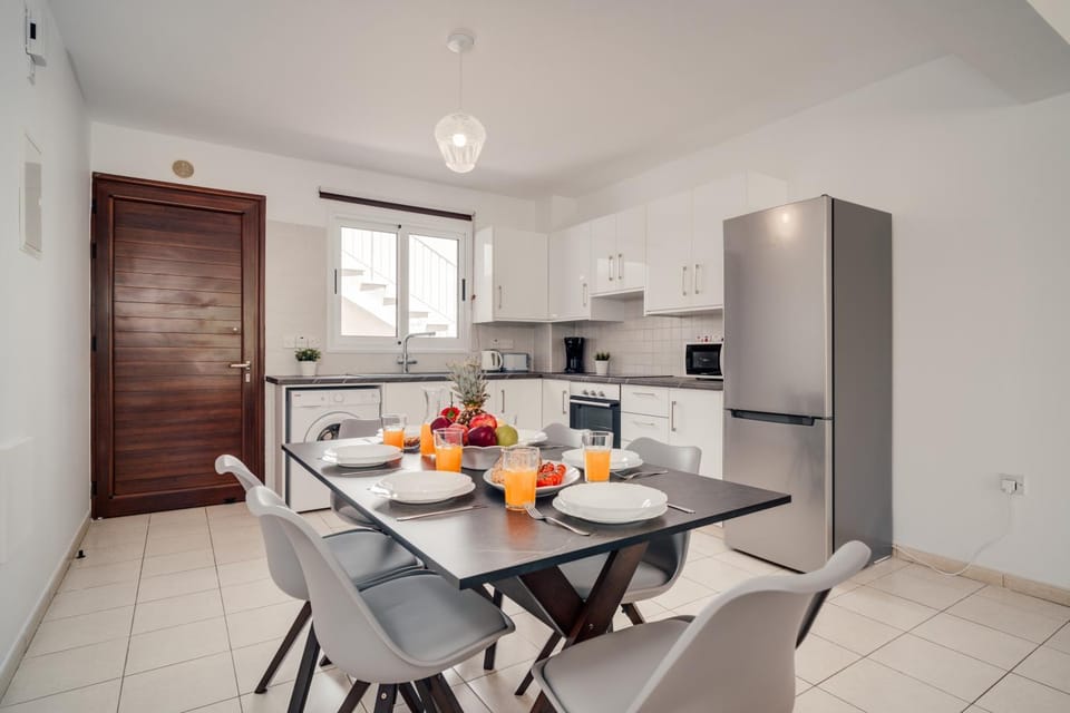 Dining area, minibar, pet friendly