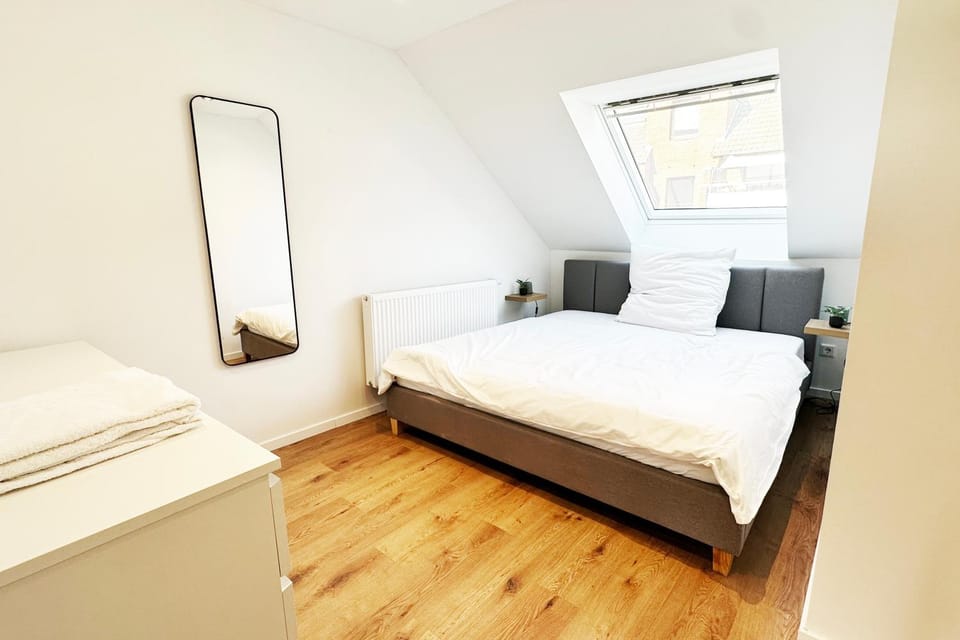 Bed, Photo of the whole room, Bedroom, wardrobe