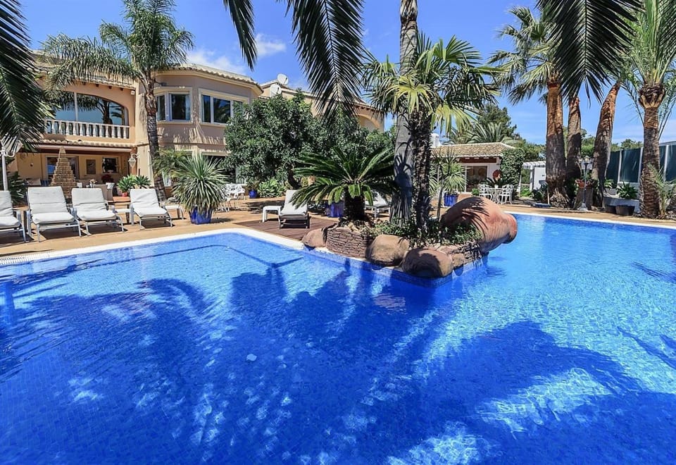 Property building, Swimming pool
